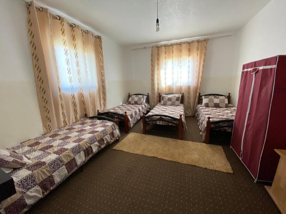 Bed and Breakfast Petra Family House Екстер'єр фото