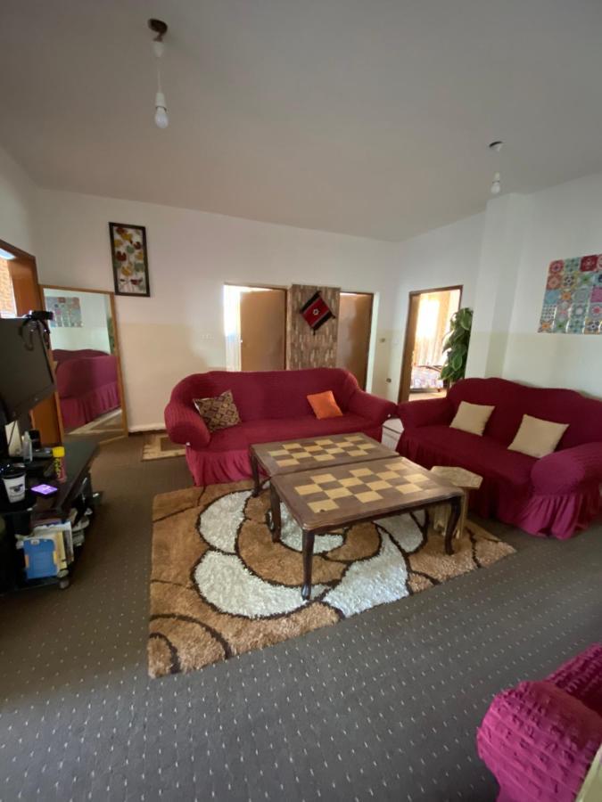 Bed and Breakfast Petra Family House Екстер'єр фото